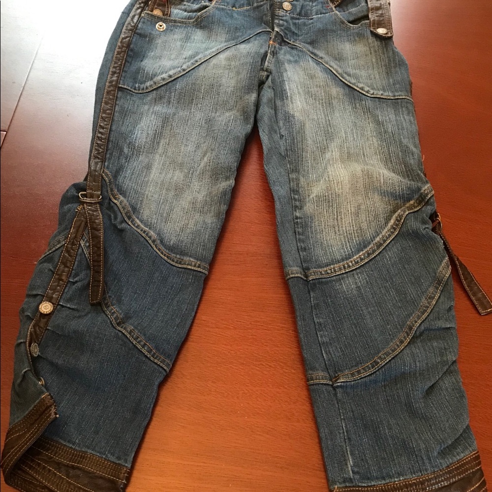 RocaWear Capri jeans